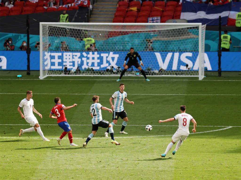 在一次国际著名赛事中，英格兰队与阿根廷队