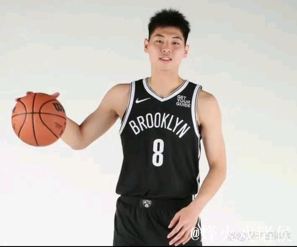 崔永熙NBA常规赛首次亮相 成为第7位中国球员